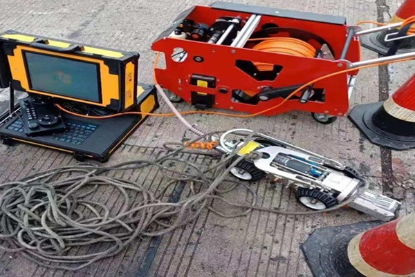 定城镇CCTV管道检测机器人