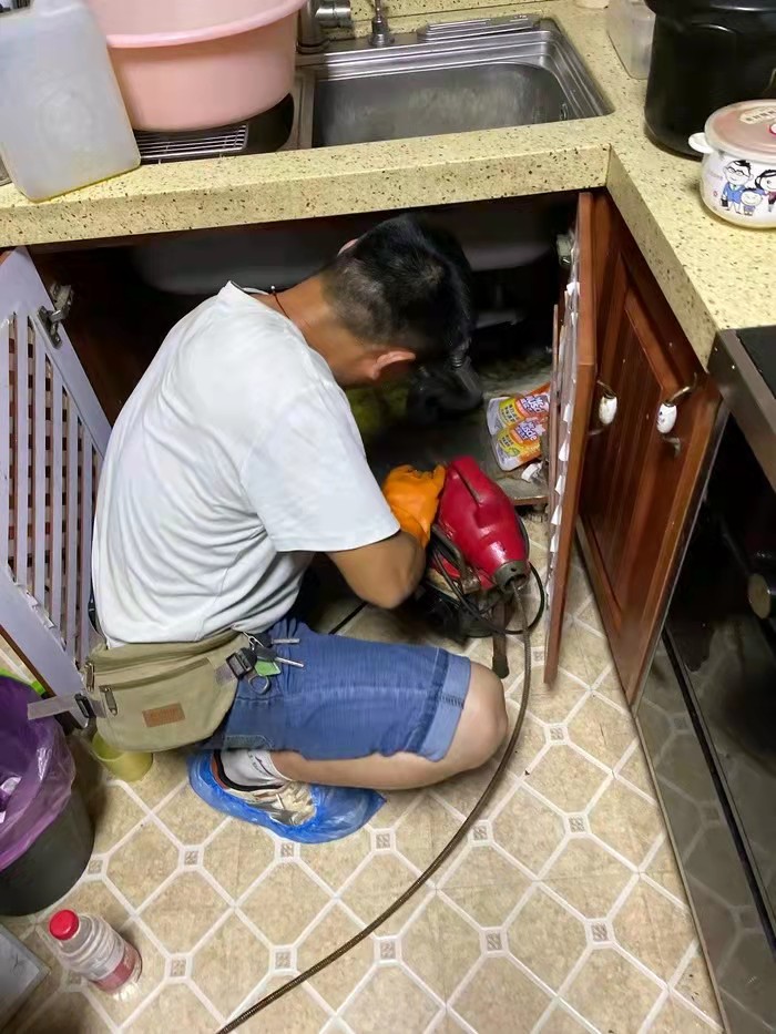 定城镇通下水道